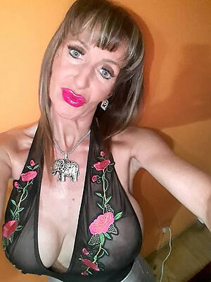 unconforming mature porn pics