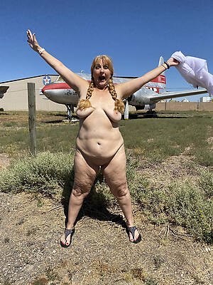 Amateur lady nude photo