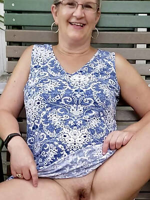 Mature mom porn pics