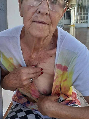 Matrue porn pictures