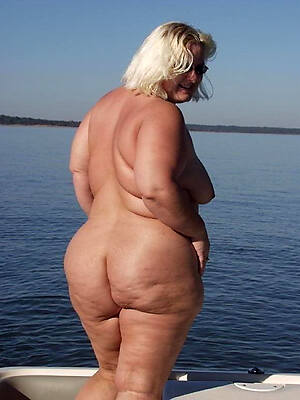 Naked mature free photos