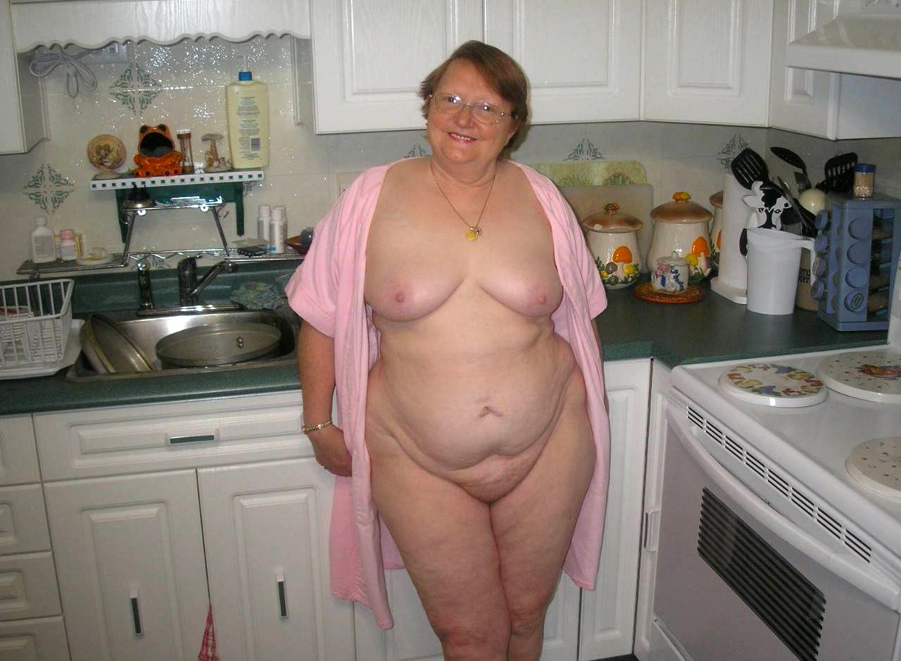 Chubby Old Mom - Microscopic chubby mature mom nude photos - NakedOldLadies.com